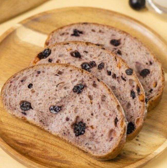 T&T Bakery Blueberry Apricot Sourdough Bread (7.76oz) | T&T