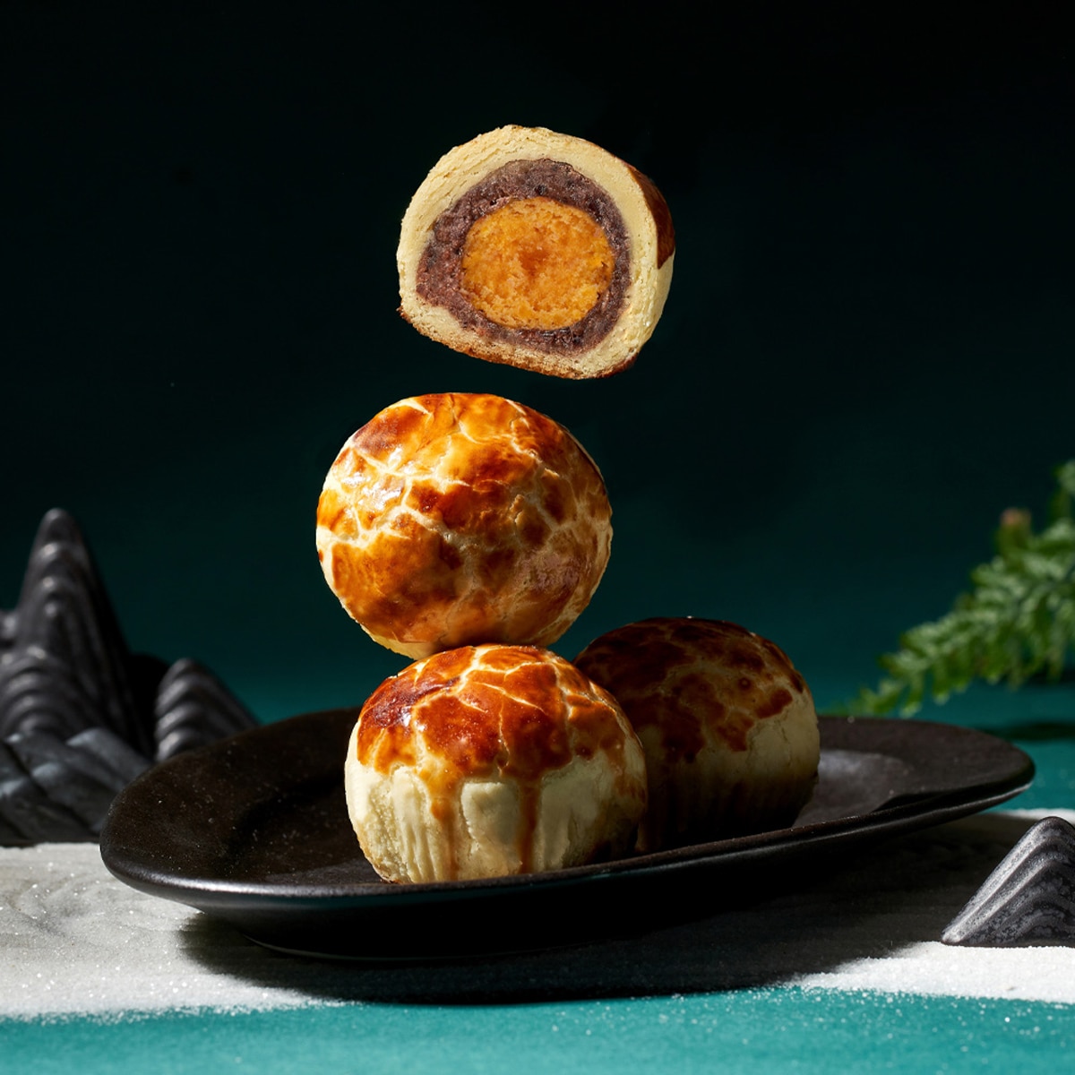 pâtissier tradition et innovation Chen Yun Pao Chuan Billionaire Egg Yolk Pastry 8P (15oz